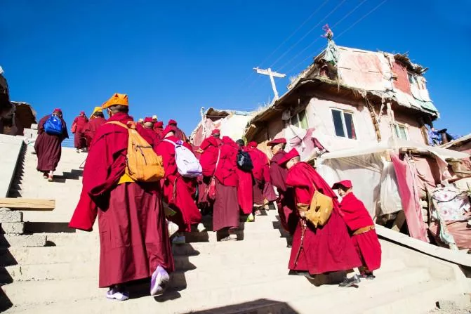 亞青寺的活佛有哪些 亞青寺旅游攻略